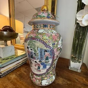 Antique Chinese Famille Rose Medallion Porcelain Temple Jar with Foo Dog Lid