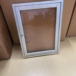 Aluminum Framed Lockable Bulletin Board with Clear Cover